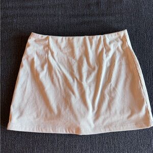 HALARA Mini Skirt Built in Shorts Cream Size Large